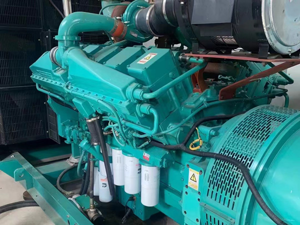 保德更换100kW柴油发电机组机油时，需要注意哪些事项？